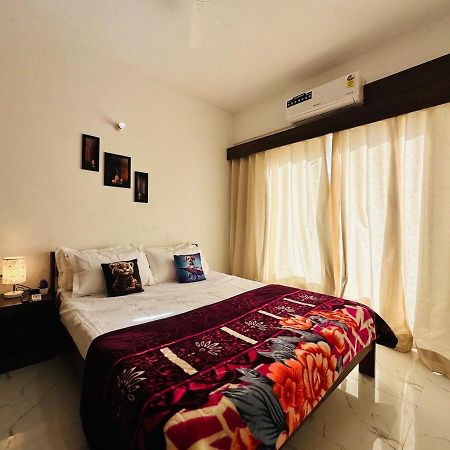 Cozy And Comfort Stay In Greater Noida Exterior photo