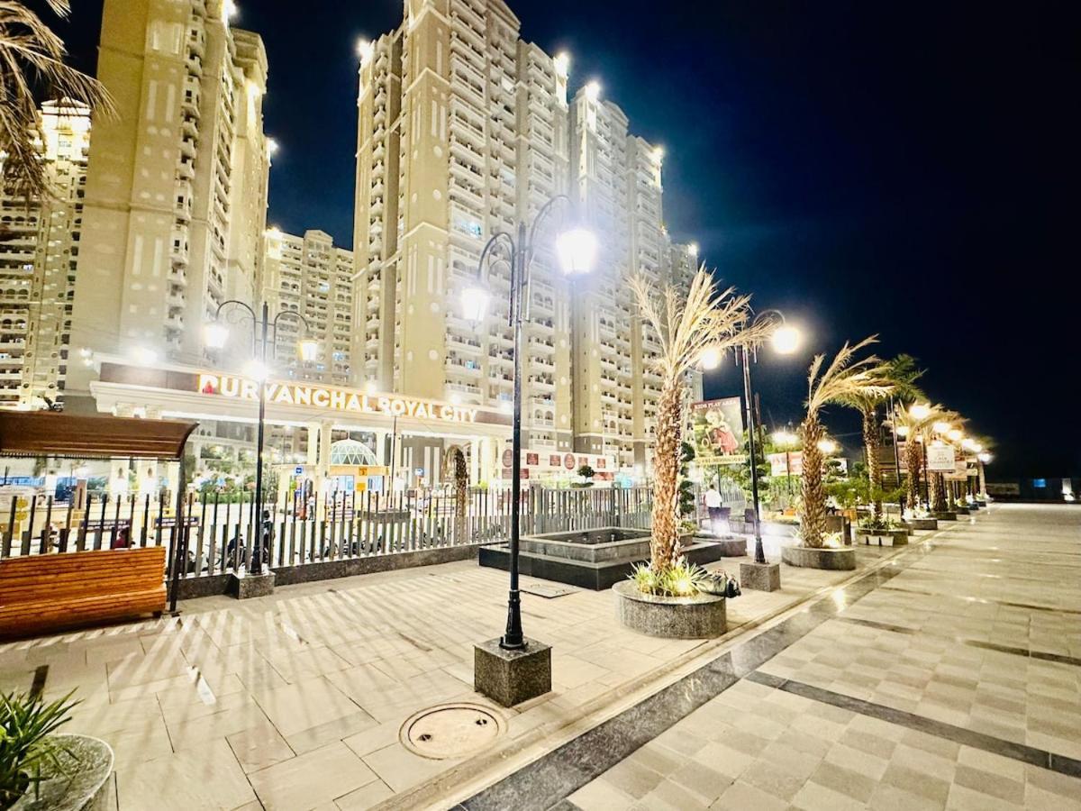 Cozy And Comfort Stay In Greater Noida Exterior photo