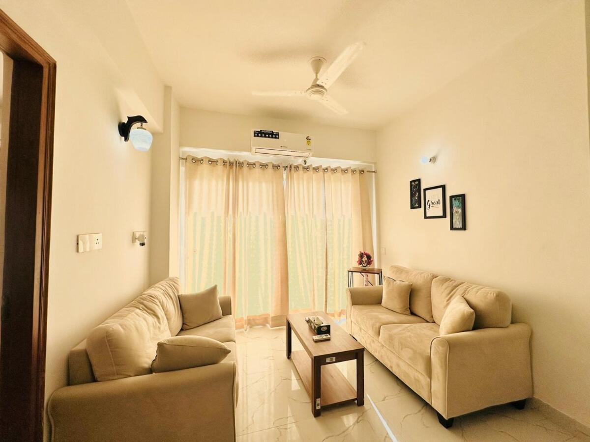 Cozy And Comfort Stay In Greater Noida Exterior photo